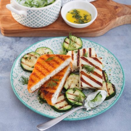 Veggie Grillteller mit Salakis Grill Cheese und Salakis Backschafkäse